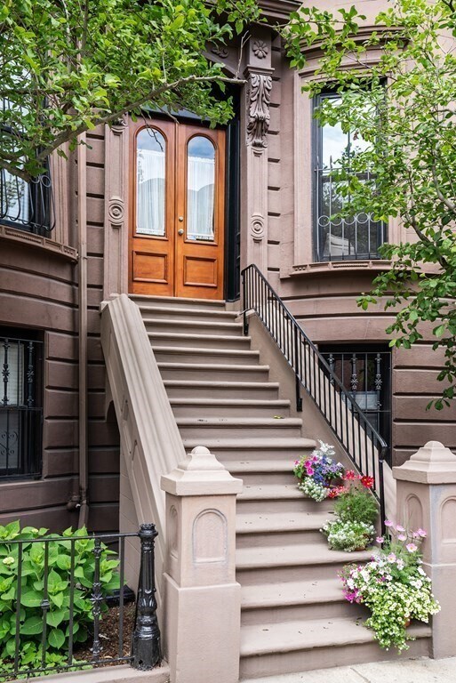 Building Photo - 529 Columbus Ave