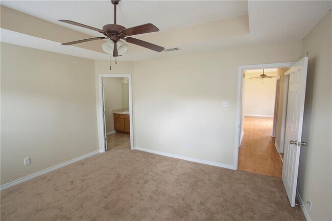 Building Photo - 2159 Seasons Ct
