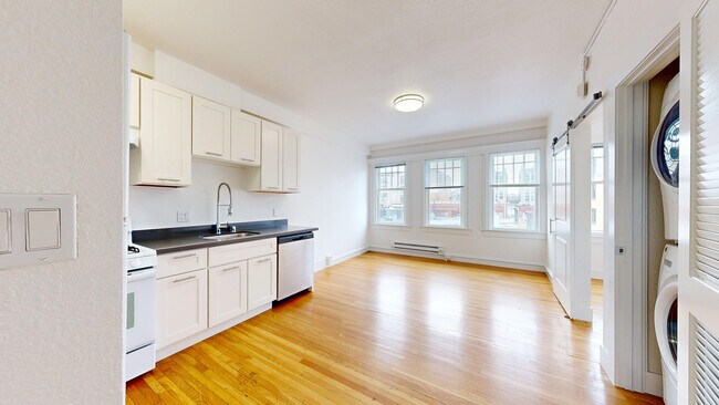 Building Photo - 665 Eddy St
