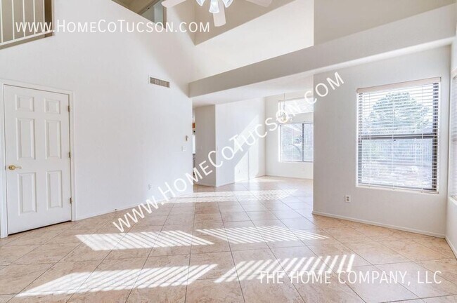 Building Photo - 7811 E Starbright Ct