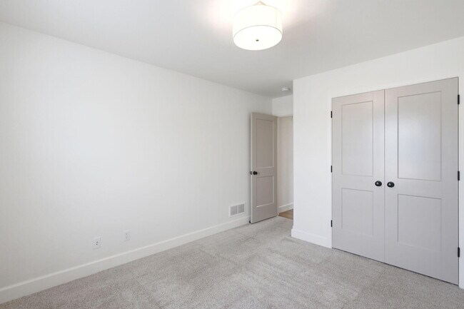 Building Photo - 1017 Spyglass Ct