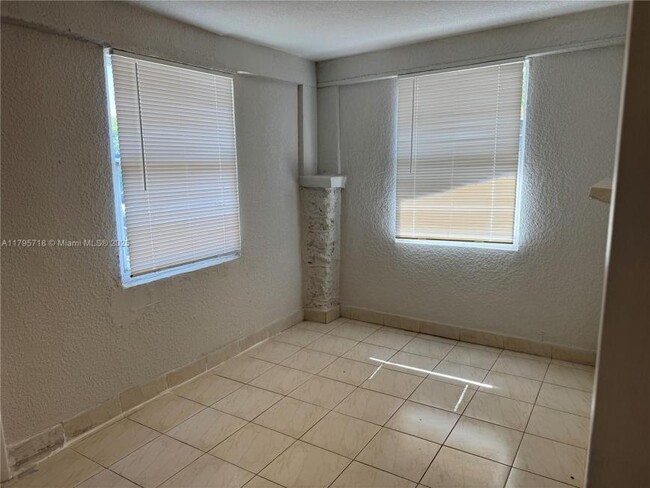 Building Photo - 3 bedroom in Miami FL 33127