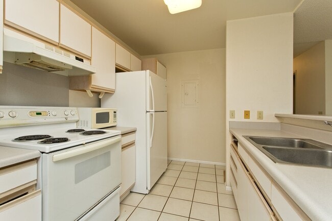 Building Photo - 95-1023 Kaapeha St #54