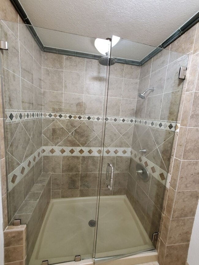 Building Photo - Beautiful Updated Condo in Prime San Ramon...