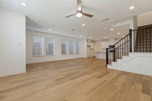Building Photo - 4766 Lunker St