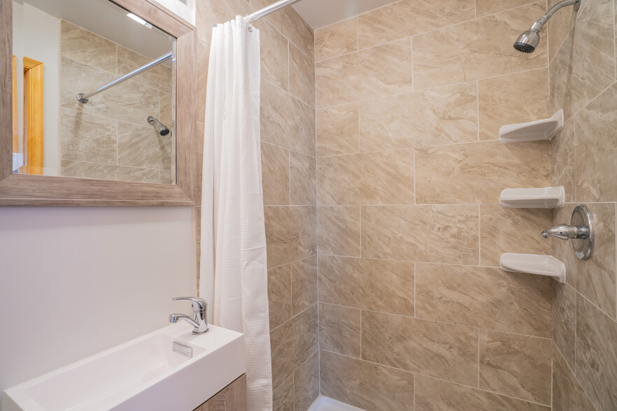 First floor back bathroom - 505 North Washington Street
