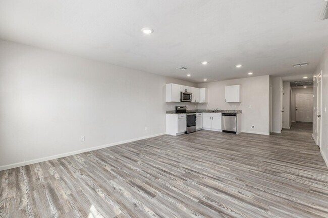 Building Photo - 14514 S Vera Cruz Rd