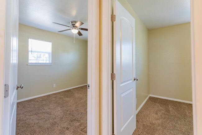 Building Photo - Charming 3 Bed 1 Bath Home