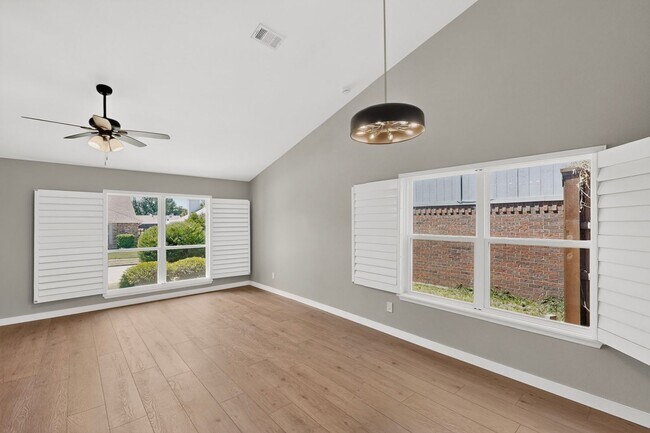 Building Photo - 4420 Seville Ln