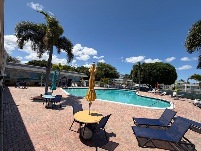 Building Photo - 3322 Cynthia Ln