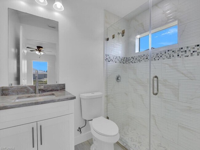 Building Photo - 716 Harry Ave S