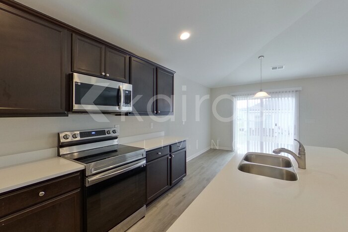 Building Photo - 12 Carrollton Dr