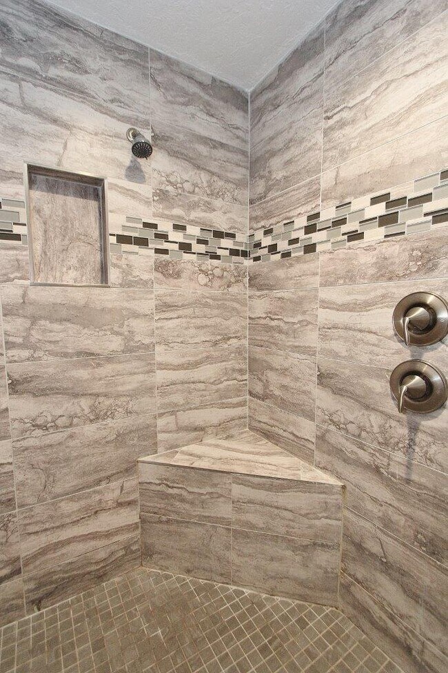 Building Photo - 11847 W Lewisburg Ct