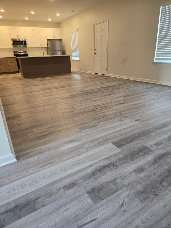 Building Photo - 918 Friendship St