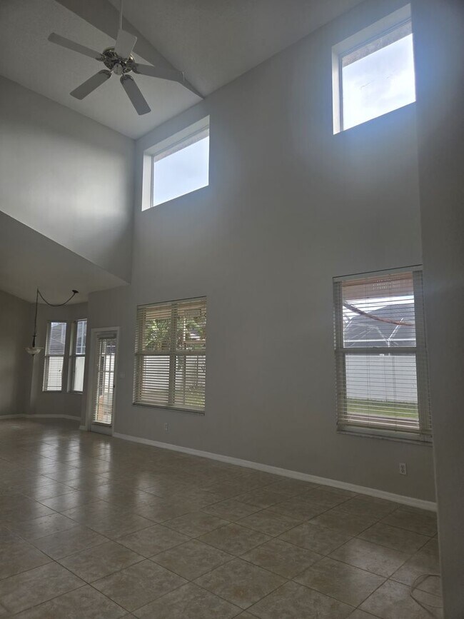 Building Photo - Deerfield - Spacious Home