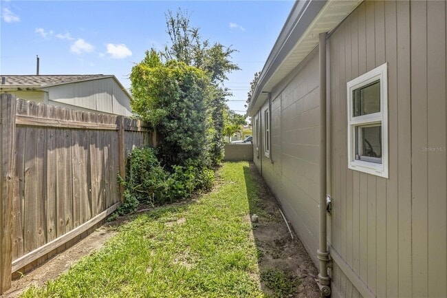 Building Photo - 9314 N Ashley St