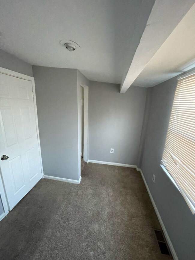 Building Photo - Recently renovated two bedroom one and a h...