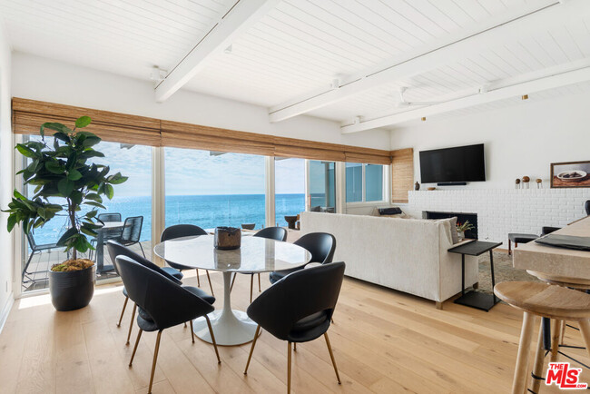 Building Photo - 27070 Malibu Cove Colony Dr