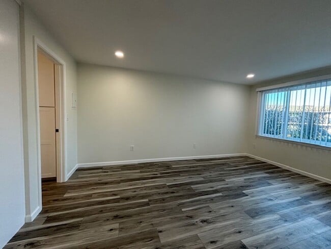 Building Photo - Beautiful Brand New Studio in ideal Monterey Sunbelt location