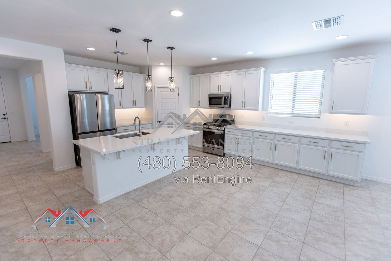 Building Photo - 10839 S 52nd Dr