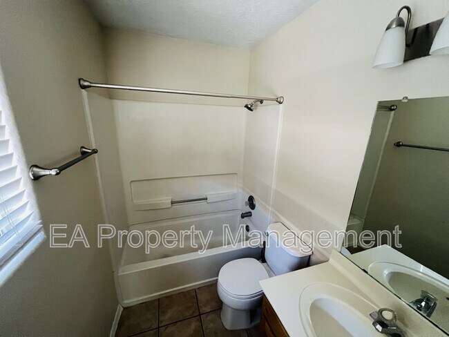 Building Photo - 4257 Altura Mesa Ln NE