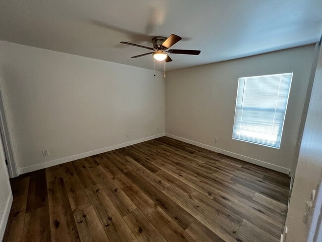 Building Photo - Spacious Remodeled 4 Bedroom/3 bath Home with Bonus Room