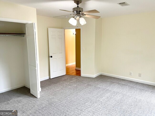 Building Photo - 4059 Charleston Ct SE