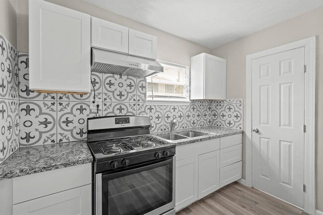 Building Photo - 523 Henke St