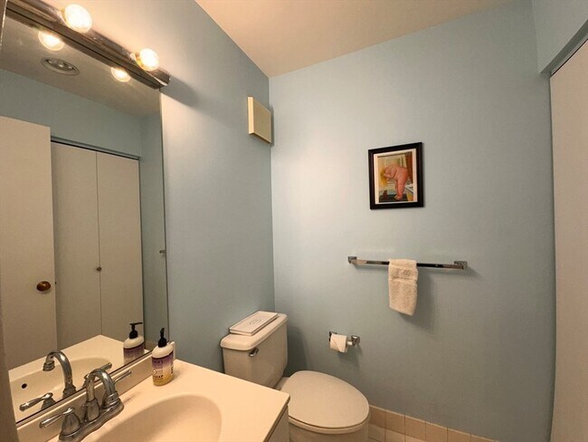 Building Photo - 100 Rosemary Way