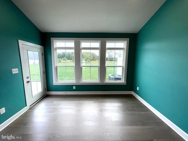 Building Photo - 33789 Freeport Dr