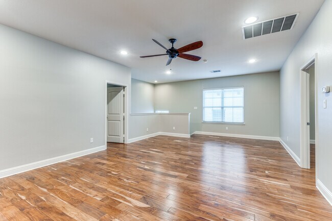 Building Photo - 3141 Greene Ave