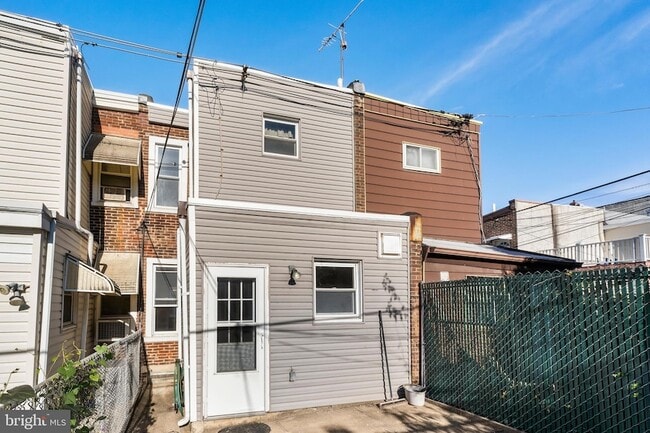 Building Photo - 3061 Livingston St