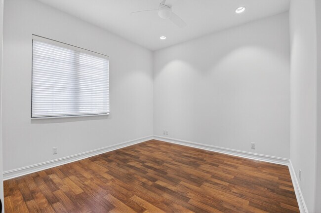 Building Photo - 17921 Villa Club Way