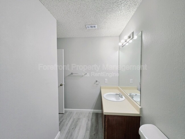 Building Photo - 5507 Roanwood