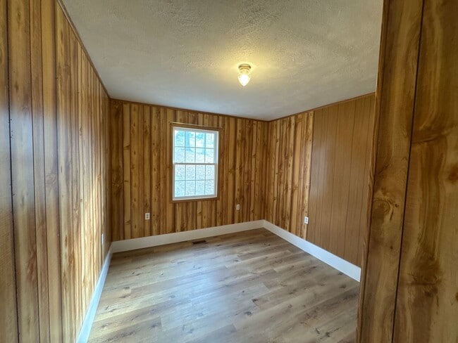 Building Photo - House in Grand Rivers