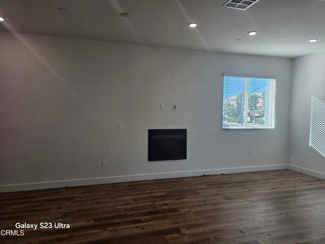 Building Photo - 14550 Burbank Blvd