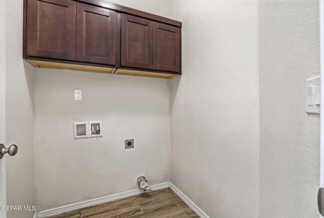 Building Photo - 13745 Lago Vista Ave