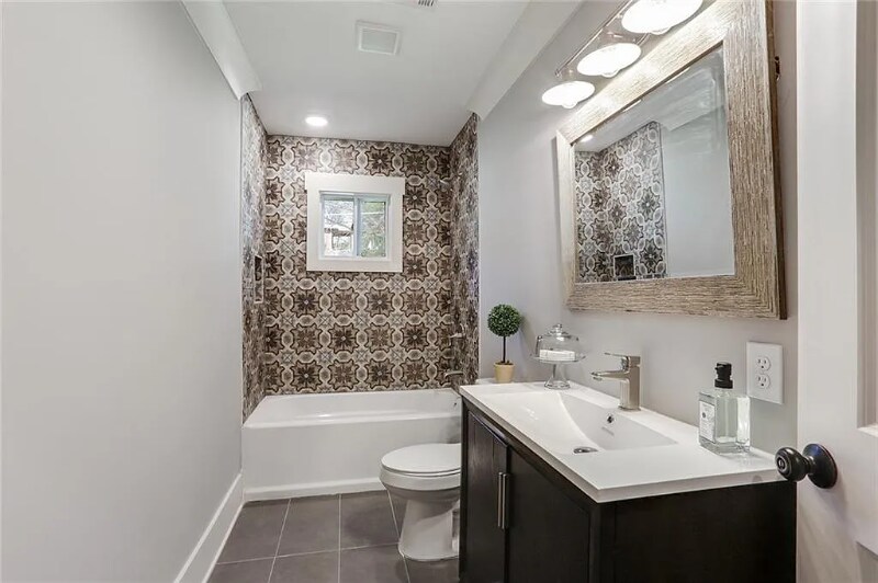 Building Photo - 2739 Flagstone Dr SE