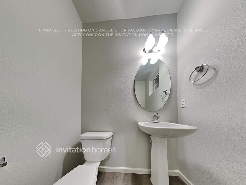 Building Photo - 5200 55th Ave SE