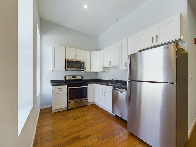 Building Photo - 137 Monticello Ave