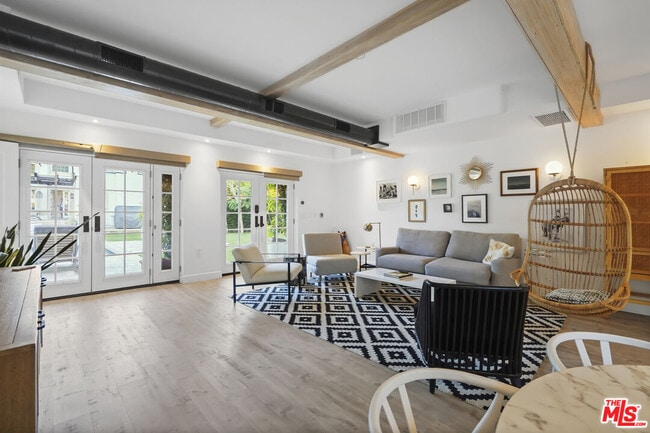 Building Photo - 23255 Mariposa De Oro St