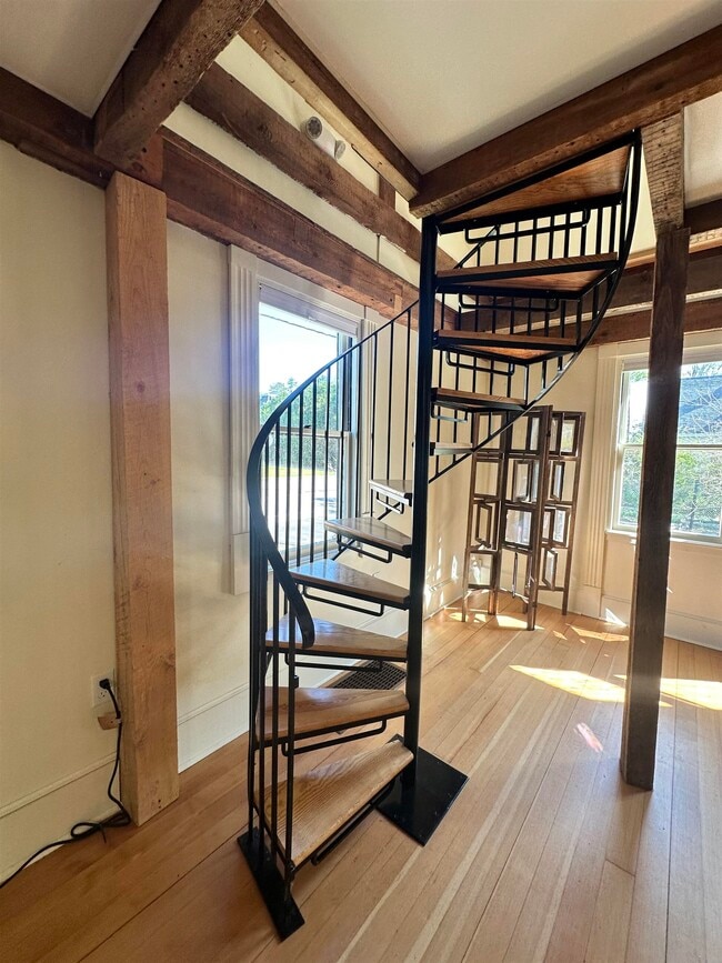 Building Photo - 10 Waukewan St