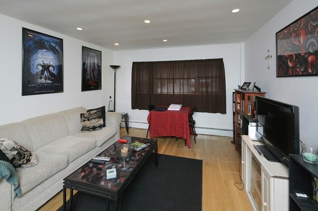 Interior Photo - Gardner St, 34