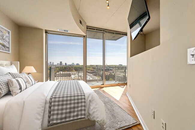 Primary Photo - 361 17th St NW