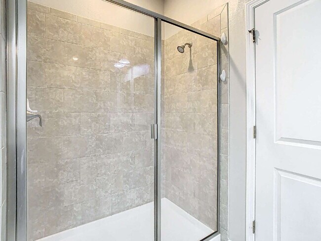 Building Photo - 925 Terra Vista St