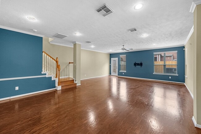 Building Photo - 5228 Larkin St