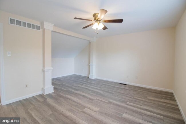 Building Photo - 254 Stanford Pl