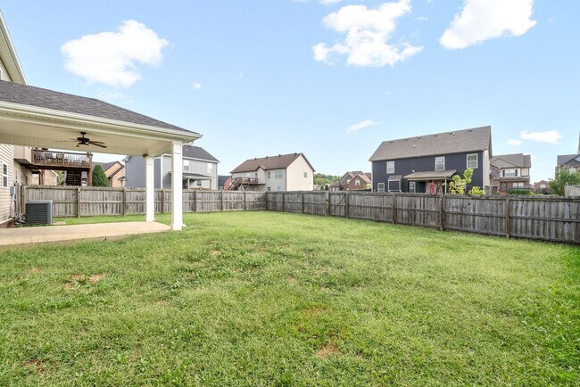 Building Photo - Pet Friendly Four Bedroom with Bonus!