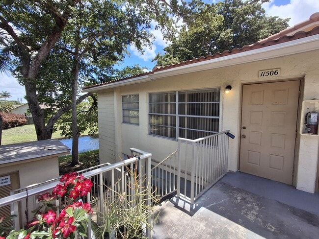Building Photo - 11506 Royal Palm Blvd