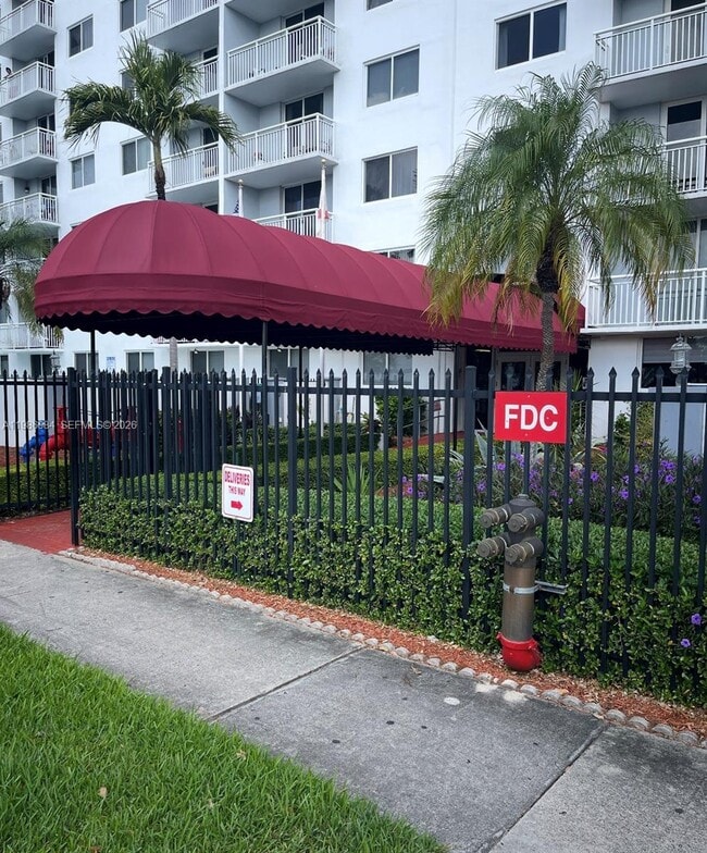 Building Photo - 1251 NE 108th St